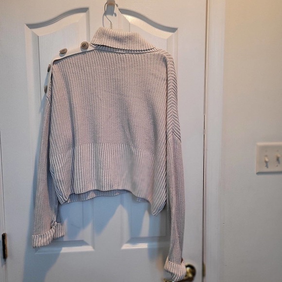 Express cowlneck sweater. Gray. Size S - Picture 2 of 6
